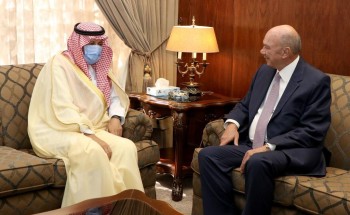 سفير المملكة لدى الأردن يلتقي رئيس مجلس الأعيان الأردني سفير المملكة لدى الأردن يلتقي رئيس مجلس الأعيان الأردني