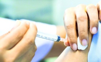 بالفيديو: نصيحة هامة من باهبري للمواطنين والمقيمين بشأن أخذ تطعيم الإنفلوانزا الموسمية بالفيديو: نصيحة هامة من باهبري للمواطنين والمقيمين بشأن أخذ تطعيم الإنفلوانزا الموسمية