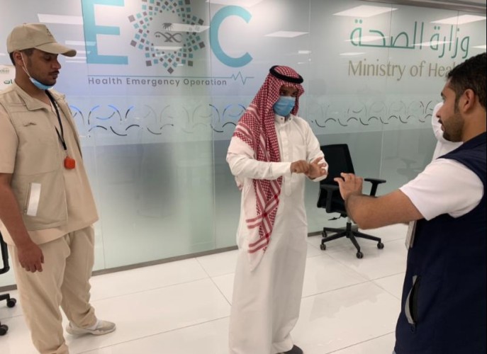 صحة القريات تجري كشف طبي لخدمة التوصيل المنزلي ‬
