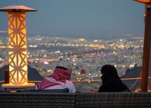 مطل قمة جبل أجا يفتتح أبوابه لأول مرة أمام الزوار ضمن فعاليات موسم حائل 2022 مطل قمة جبل أجا يفتتح أبوابه لأول مرة أمام الزوار ضمن فعاليات موسم حائل 2022