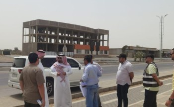 محافظ بيش يتابع تحسين المشهد الحضري لطريق الملك عبدالعزيز محافظ بيش يتابع تحسين المشهد الحضري لطريق الملك عبدالعزيز