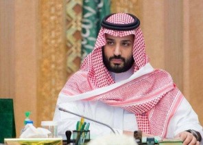 50 ألف ريال وهدايا عينية لكل أسرة من أسر الشهداء والمصابين معايدة من ولي العهد (صور)