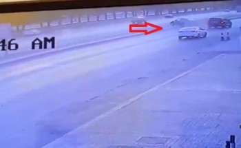 بالفيديو: حادث اصطدام مروع بين سيارتين على طريق بالرياض بالفيديو: حادث اصطدام مروع بين سيارتين على طريق بالرياض