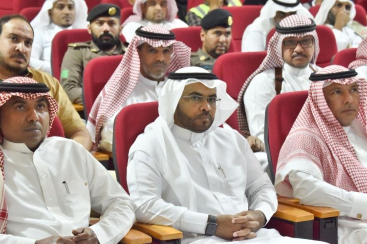 محافظ جزر فرسان يدشن معرض «السلامة أولاً »