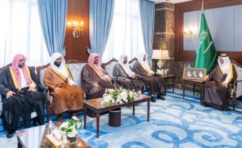 «محافظ الأحساء» يستقبل المهنئين بعيد الأضحى.. ويؤكد أهمية ترسيخ التلاحم بين القيادة والمواطنين