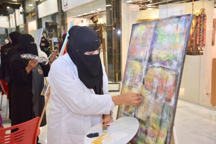 حفل معايدة يجمع مثقفي وفنانين جدة بمركز أدهم التشكيلي