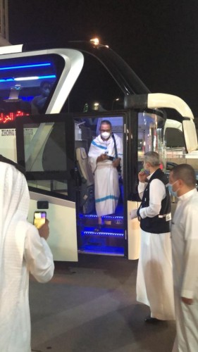 الدفعة الثانية من معتمري الخارج يتوجهون الى الحرم المكي لأداء العمرة 