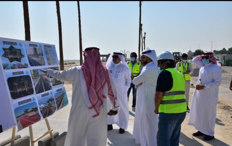 أمين الشرقية ومستشار وزير الشؤون البلدية والقروية والمشرف العام لدعم وتمكين الأمانات يطلعوا على أبرز مبادرات وتجارب أمانة الشرقية