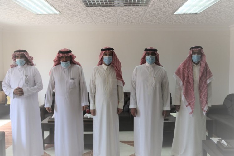 لمناقشة عدد من المقترحات التي تخدم الفئات المستحقة .. محافظ النبهانية يستقبل وكيل وزارة الشؤون البلدية للإسكان التنموي