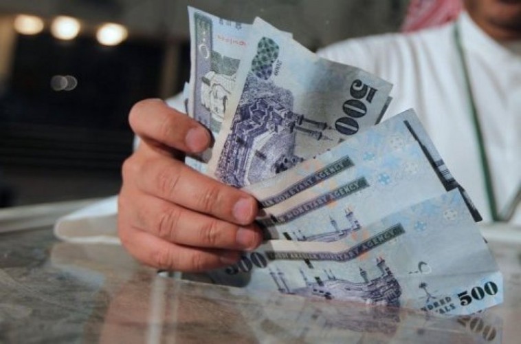 صرف رواتب موظفي الدولة بعد ساعات .. وانتهاء موجة النكت الساخرة