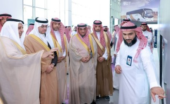 سمو الأمير سعود بن طلال يدشّن أول حافلة تعمل بالهيدروجين في المملكة بمحافظة الأحساء