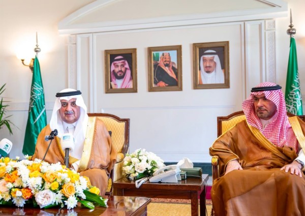 أمير تبوك يرعى توقيع مشاريع بـ2.3 مليار ريال أمير تبوك يرعى توقيع مشاريع بـ2.3 مليار ريال