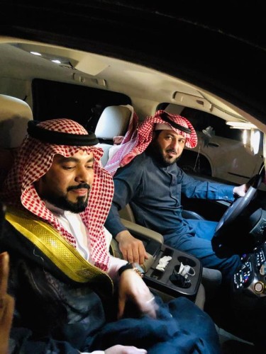 منسوبو مستشفى طبرجل يتكفلون بزواج موظف بنغالي من زميلته الإندونيسية (صور)
