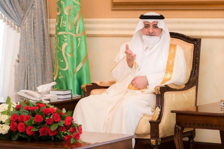 أمير منطقة تبوك يستقبل المهنئين بعيد الأضحى المبارك
