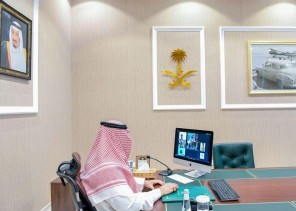 أمير الحدود الشمالية يرأس الاجتماع السادس للجنة المركزية لمكافحة عدوى انتشار فيروس كورونا عبر الاتصال المرئي