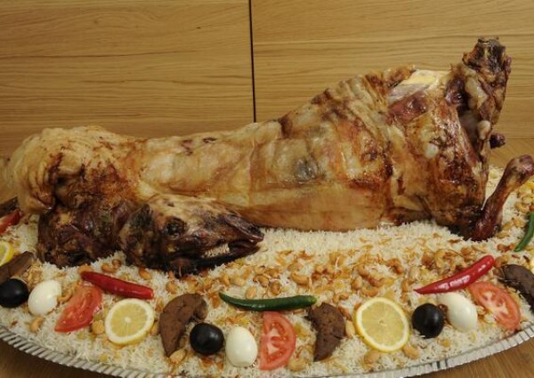 بالفيديو .. استشاري: بعض الأشخاص يأكلون المفطح صباح يوم عيد الفطر على معدة فارغة .. ما الذي يدفعهم لفعل ذلك؟
