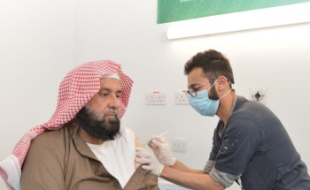 الرئيس العام لـ”هيئة الأمر بالمعروف” يتلقى الجرعة الأولى من لقاح كورونا الرئيس العام لـ”هيئة الأمر بالمعروف” يتلقى الجرعة الأولى من لقاح كورونا