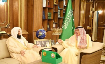 سمو أمير جازان يدشّن حملة “عليكم بسنتي” سمو أمير جازان يدشّن حملة “عليكم بسنتي”