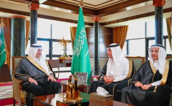 أمير تبوك يستقبل نائب وزير البلديات والإسكان أمير تبوك يستقبل نائب وزير البلديات والإسكان