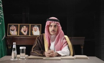 سمو وزير الخارجية يبحث مع نظيريه القطري والتركي جهود خفض التوترات الإقليمية