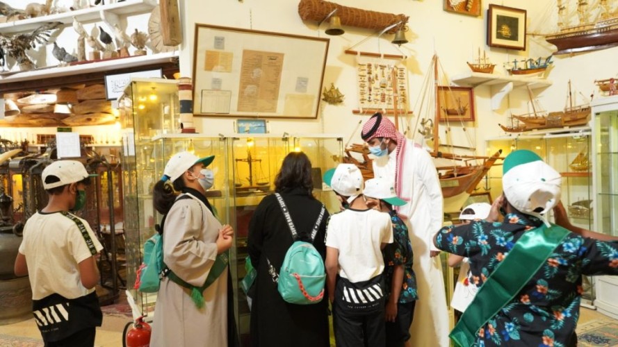 أيتام بر الشرقية يتعرفون على التراث الوطني في متحف فلوة باليوم الوطني 90