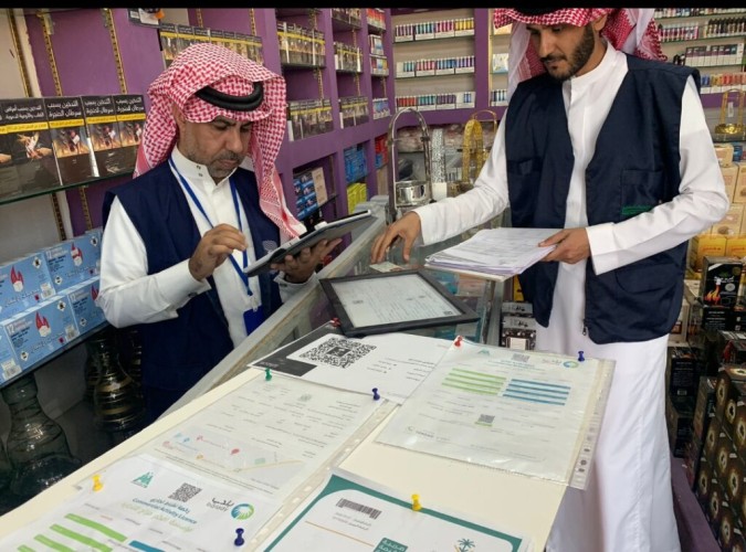 لجنة مكافحة التبغ بصحة حائل تواصل جولاتها الرقابية على منافذ البيع