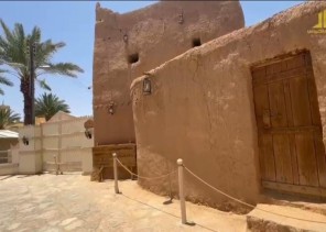 «معبر للتاريخ».. السوق القديم في الجوف يخطف الأنظار وزواره يعبرون عن تطلعاتهم لتحسينه «معبر للتاريخ».. السوق القديم في الجوف يخطف الأنظار وزواره يعبرون عن تطلعاتهم لتحسينه