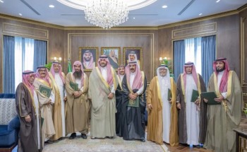 أمير الشمالية يستقبل رئيس لجنة إصلاح ذات البين السابق في المنطقة أمير الشمالية يستقبل رئيس لجنة إصلاح ذات البين السابق في المنطقة
