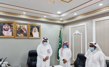 سعادة محافظ جزر فرسان يتسلّم التقرير الختامي لمنجزات مكتب التعليم سعادة محافظ جزر فرسان يتسلّم التقرير الختامي لمنجزات مكتب التعليم