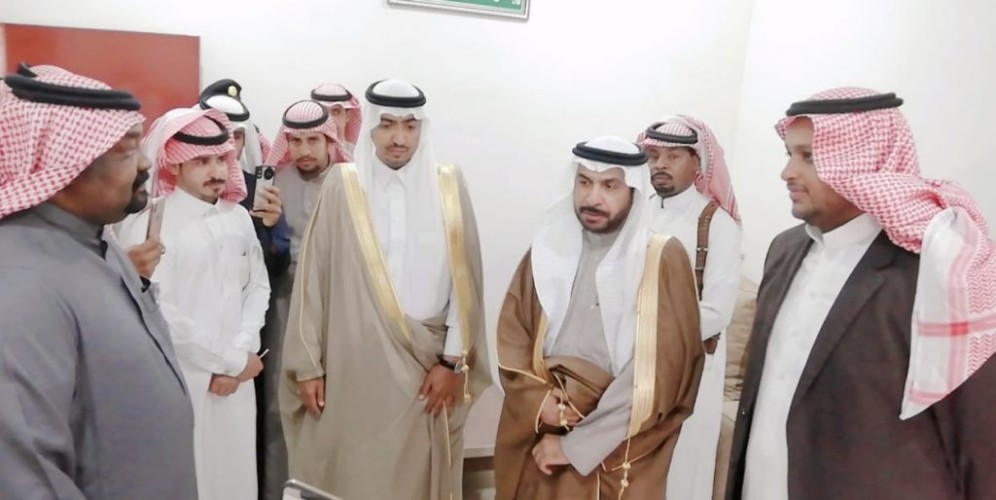 محافظ الحائط “محمد القنون” يقوم بزيارة مركز الوسعة