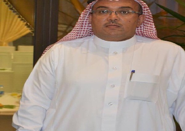 الماضي يحصل على الماجستير بتقدير ممتاز مع مرتبة الشرف الأولى الماضي يحصل على الماجستير بتقدير ممتاز مع مرتبة الشرف الأولى