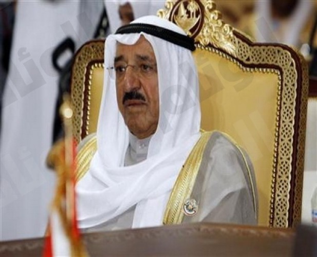 أمير الكويت: ندين الهجمات التي تتعرض لها المملكة ونؤكد تضامننا معها
