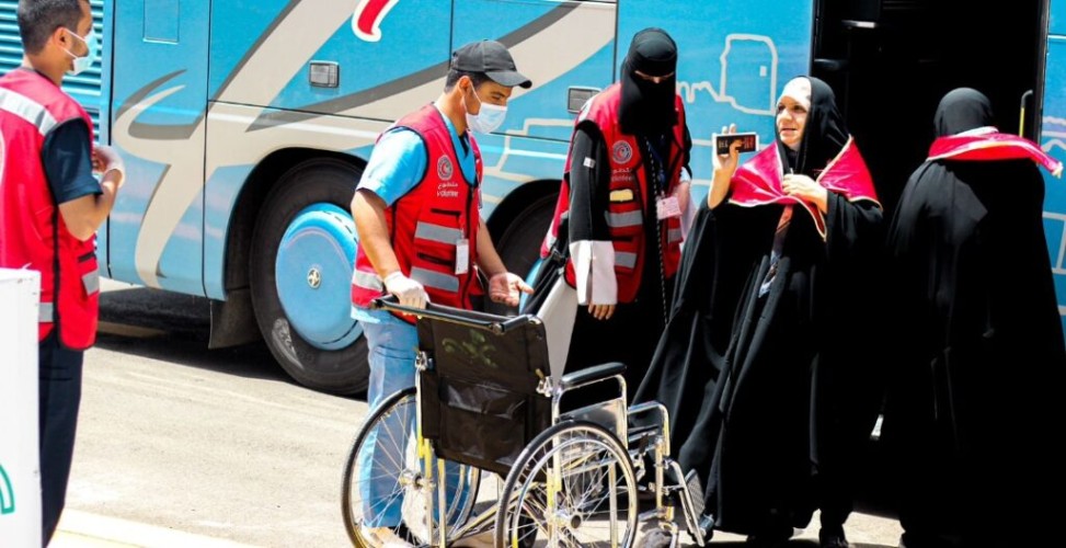 الهلال الأحمر بالحدود الشمالية يقدم خدماته الإسعافية والطبيةالطارئة للحجاج القادمين من منفذ جديدة عرعر
