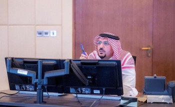 “مساكم الله بالخير” .. بالفيديو: أمير القصيم يعطي مثالا حيا للسلام بالنظر خلال ترؤسه اجتماع مركز التحكم والسيطرة “مساكم الله بالخير” .. بالفيديو: أمير القصيم يعطي مثالا حيا للسلام بالنظر خلال ترؤسه اجتماع مركز التحكم والسيطرة