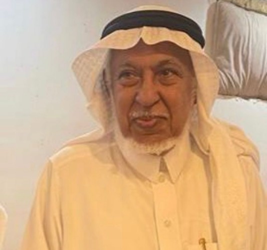 ‘الأحمر’ رئيس جمعية المتقاعدين يهنئ القيادة بمناسبة الذكرى الثامنة لبيعة خادم الحرمين الشريفين .