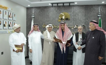 “بر جدة” تكرم مدير إذاعة (ألف ألف إف إم) تقديراً لأدوار القناة في إبراز برامج الجمعية وأنشطتها “بر جدة” تكرم مدير إذاعة (ألف ألف إف إم) تقديراً لأدوار القناة في إبراز برامج الجمعية وأنشطتها