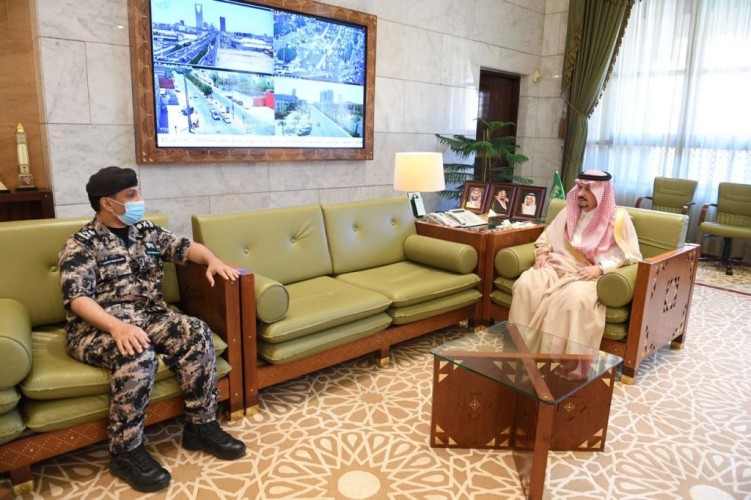 سمو الأمير فيصل بن بندر يستقبل اللواء العتيبي بمناسبة تكليفه قائداً لقوات آمن المنشأت بمنطقة الرياض
