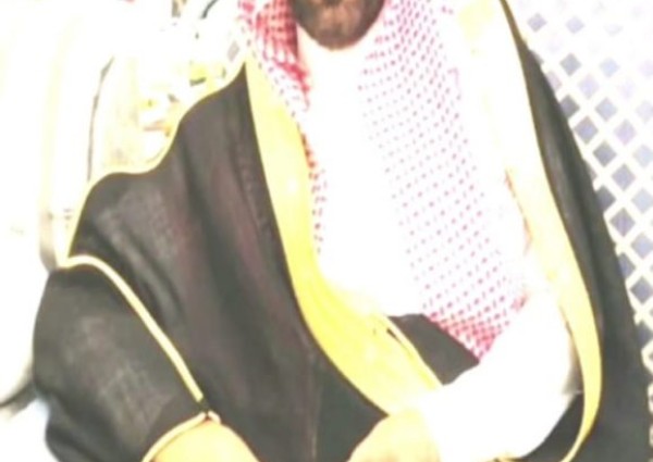 معرف قرية المرموثة الشيخ عيسى بن صالح المهيمزي يرفع التهنئة للقيادة بمناسبة عيد الأضحى المبارك معرف قرية المرموثة الشيخ عيسى بن صالح المهيمزي يرفع التهنئة للقيادة بمناسبة عيد الأضحى المبارك