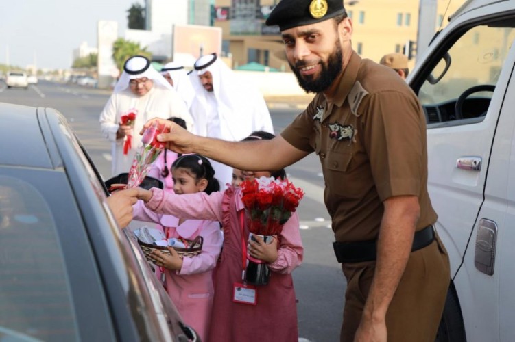 أكثر من (200) ألف طالب وطالبة بتعليم جازان يشاركون في حملة «أمنكم وسلامتكم هدفنا»،