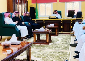 محافظ الريث يعقد اجتماعاً لمناقشة المشاريع بالمحافظة