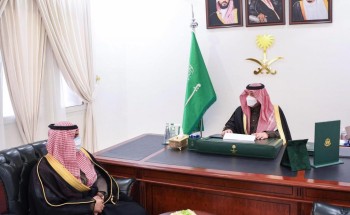 سمو أمير الحدود الشمالية يستقبل مدير مؤسسة البريد السعودي بالمنطقة سمو أمير الحدود الشمالية يستقبل مدير مؤسسة البريد السعودي بالمنطقة