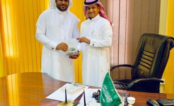“سفير النوايا الحسنة والعدالة والسلام د. عبدالله البطيّان يحط بالمكتبة العامة بالهفوف