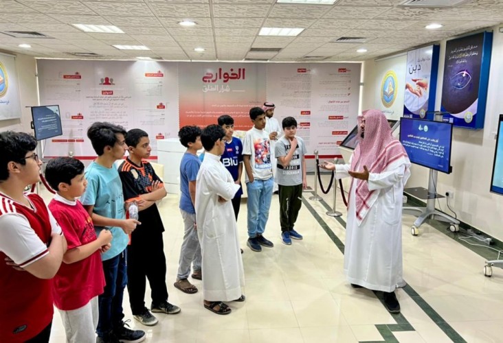 المعرض التوعوي في هيئة الأمر بالمعروف بالقصيم يستقبل طلاب المدارس وجامعة الراجحي
