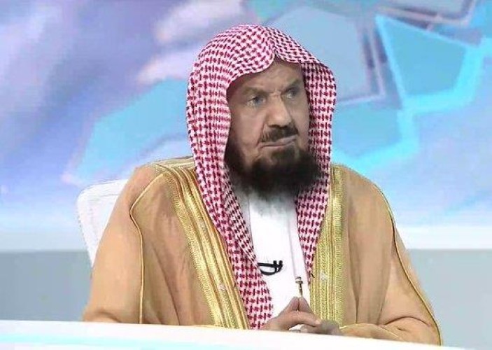 حكم من أفطر في نهار رمضان لعذر ثم زال عنه هذا العذر في نفس اليوم فهل يواصل الفطر أم يمسك؟ .. المنيع يجيب!