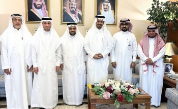 الخريف يلتقي أعضاء «نبوغ لتنمية المواهب» وفريق «مسعفون بلا حدود التطوعي» في محافظة القطيف الخريف يلتقي أعضاء «نبوغ لتنمية المواهب» وفريق «مسعفون بلا حدود التطوعي» في محافظة القطيف