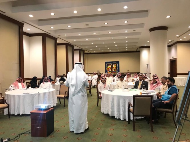 بحضور 63 متدرباً ومتدربة .. “تكامل” يقيم برنامج “إثراء تجربة الزائر” لموظفي مطار أبها