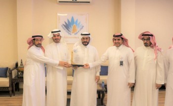 مستشار أمير القصيم يزور كليات عنيزة مستشار أمير القصيم يزور كليات عنيزة