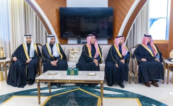 أمير الشرقية يستقبل وزير الموارد البشرية والتنمية الاجتماعية