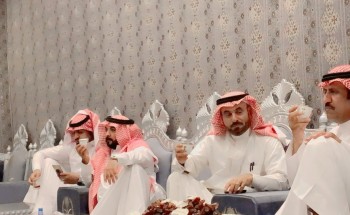 محافظ محافظة بقعاء “مناور شباب الشمري” يعزي الشيخ فرحان منور بن خزيم بوفاة والدة أبناء فرحان بن خزيم محافظ محافظة بقعاء “مناور شباب الشمري” يعزي الشيخ فرحان منور بن خزيم بوفاة والدة أبناء فرحان بن خزيم