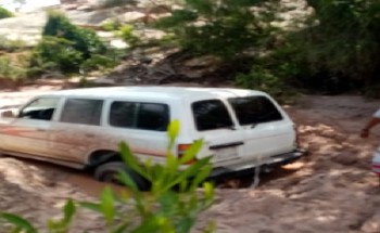 فريق فزعة التطوعي بجازان ينتشل سيارة مواطن من نوع صالون بجبال القهر في الريث فريق فزعة التطوعي بجازان ينتشل سيارة مواطن من نوع صالون بجبال القهر في الريث